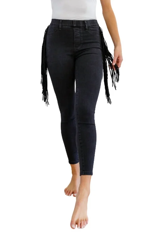 Side Fringe Skinny Jegging In Black