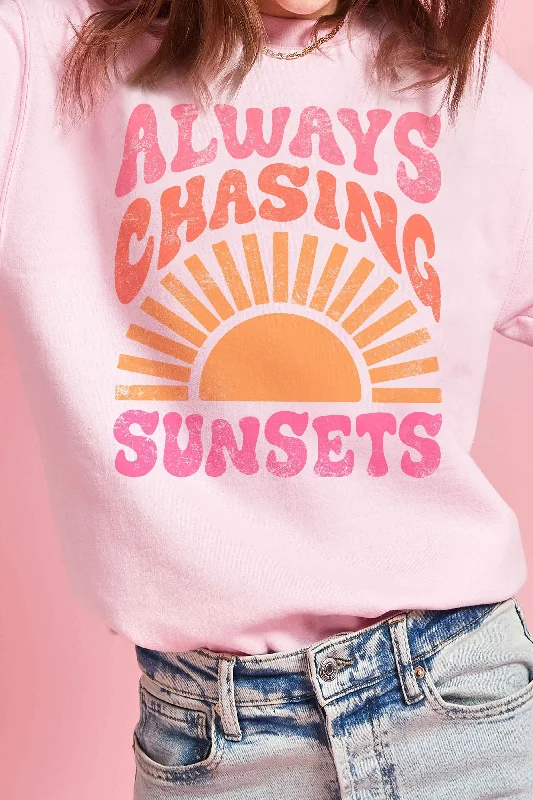 ALWAYS CHASING SUNSETS GRAPHIC SWEATSHIRT *Online Only*